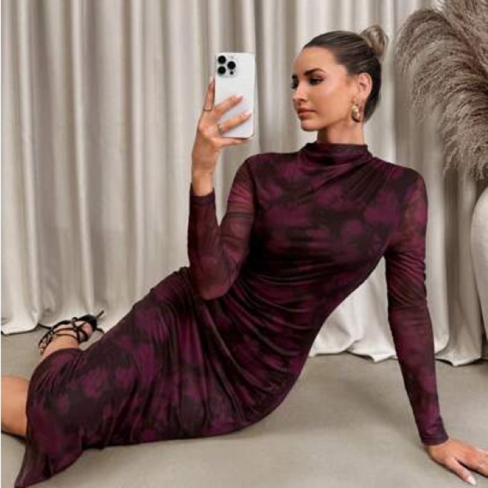 Burgundy wine Bodycon stretchy Dress lined sheer long sleeves very flattering XL - Picture 3 of 6